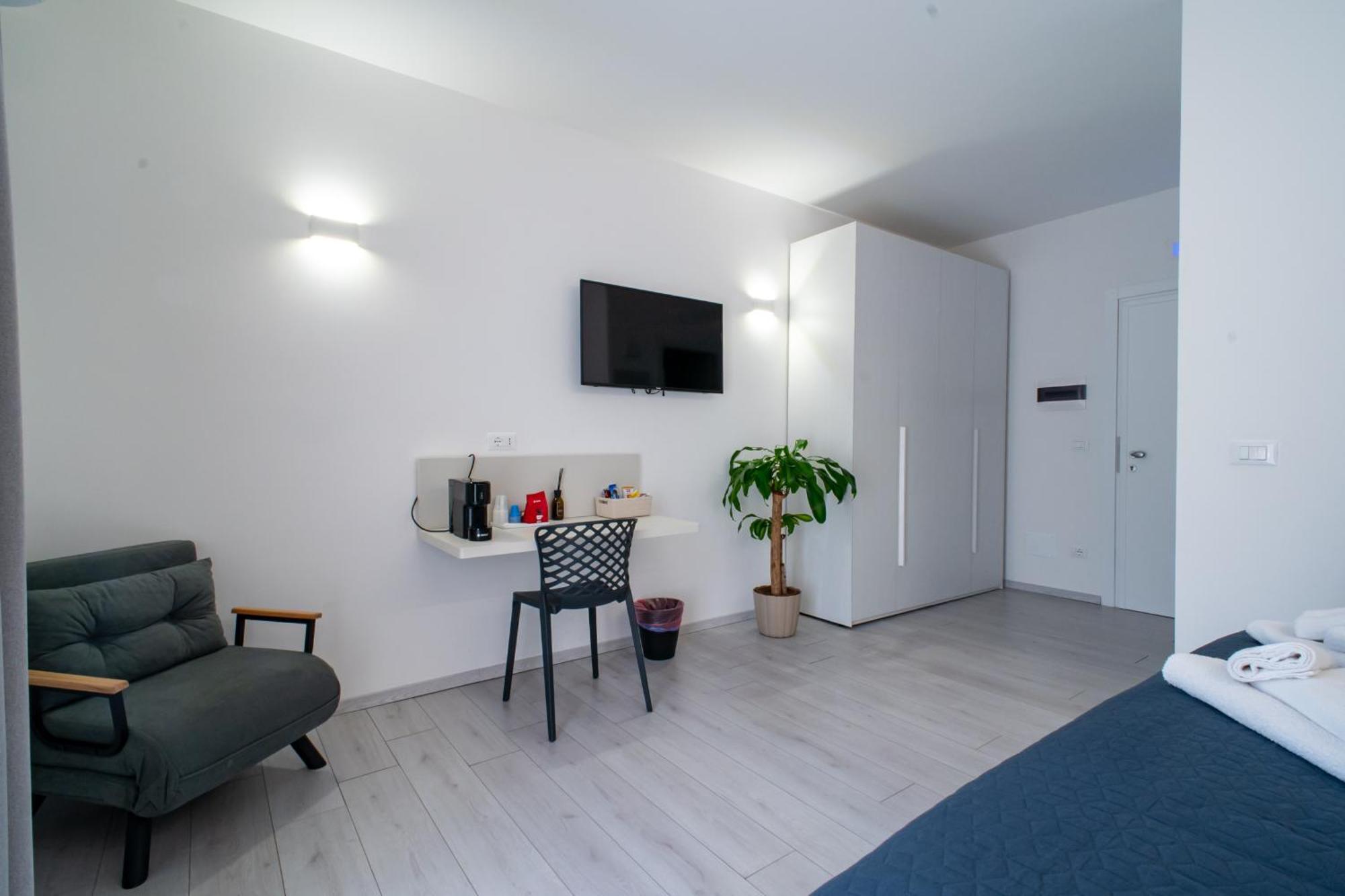 Affittacamere Mani - Camere Con Bagno Privato Gela Zewnętrze zdjęcie