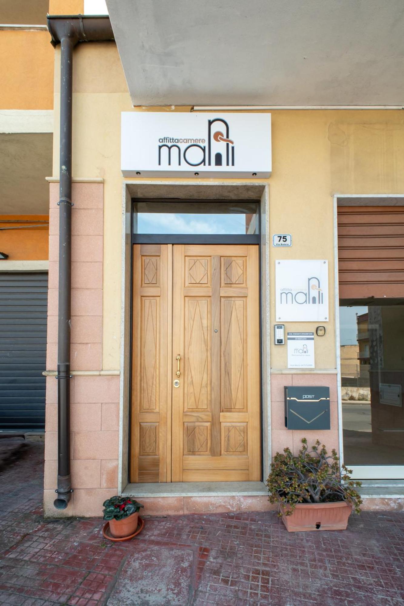 Affittacamere Mani - Camere Con Bagno Privato Gela Zewnętrze zdjęcie